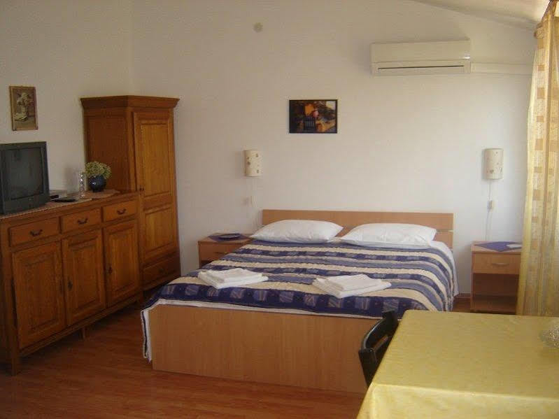 Adria Apartments Zadar Buitenkant foto